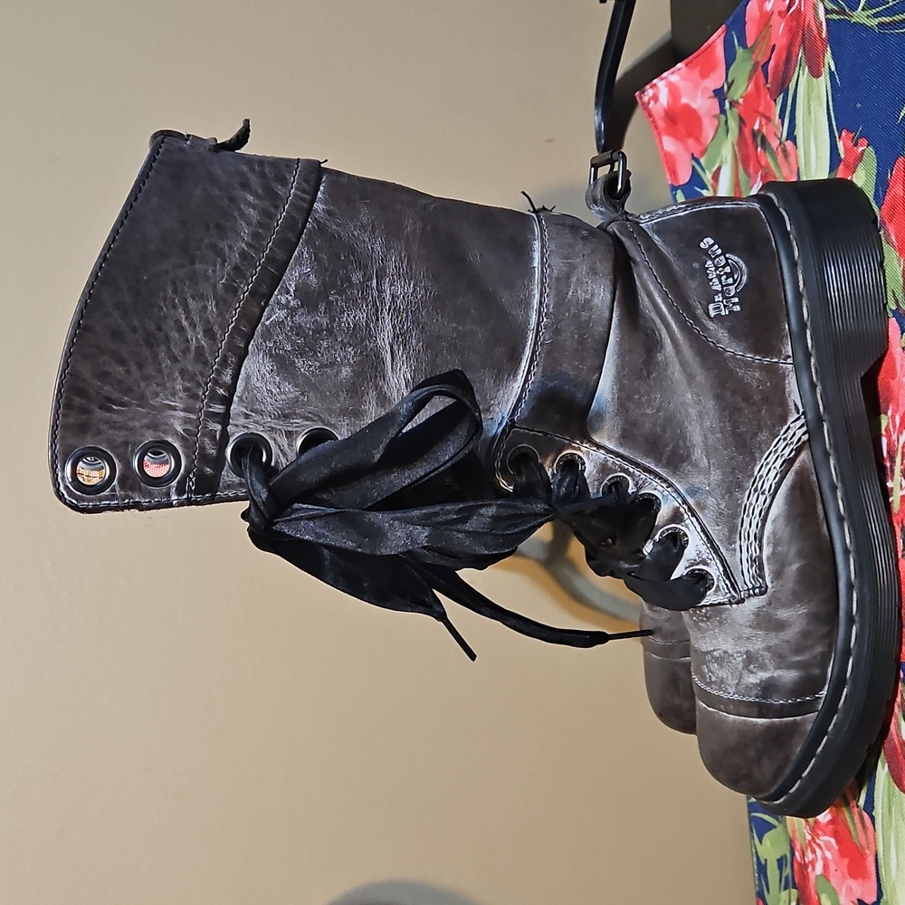 Dr. Martens 1914 Triumph Rare Floral Lace-Up Boots - Picture 3 of 14